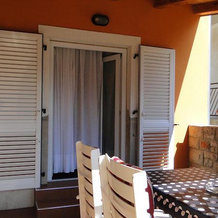 Apartments Villa Ela Umag Exterior photo