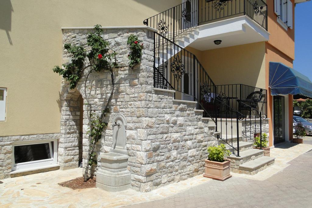 Apartments Villa Ela Umag Exterior photo