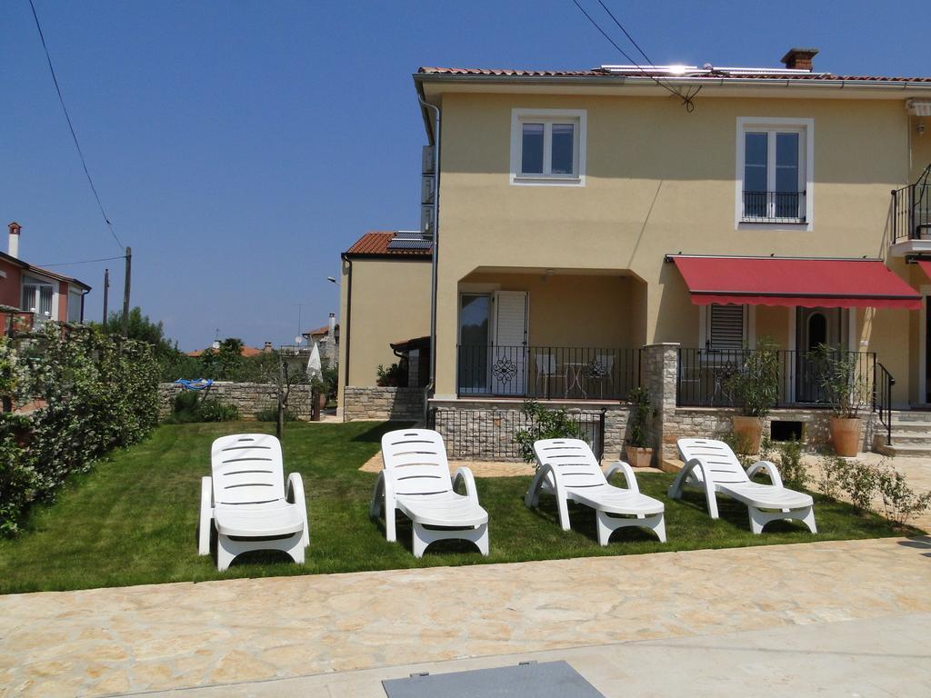Apartments Villa Ela Umag Exterior photo