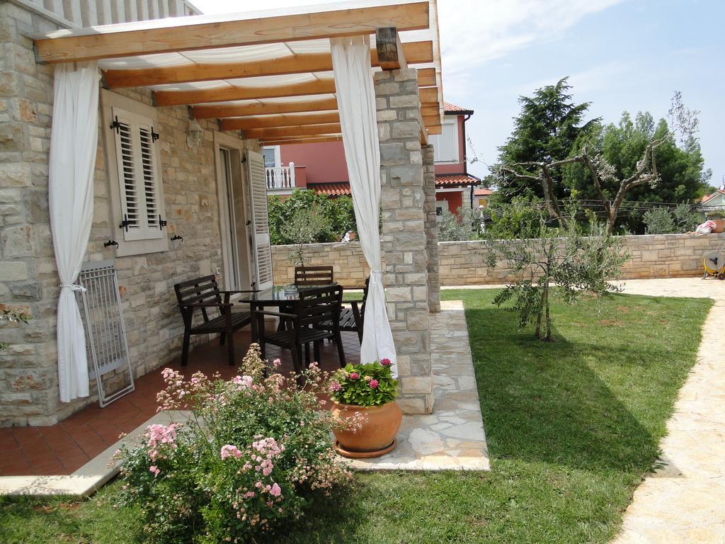 Apartments Villa Ela Umag Room photo