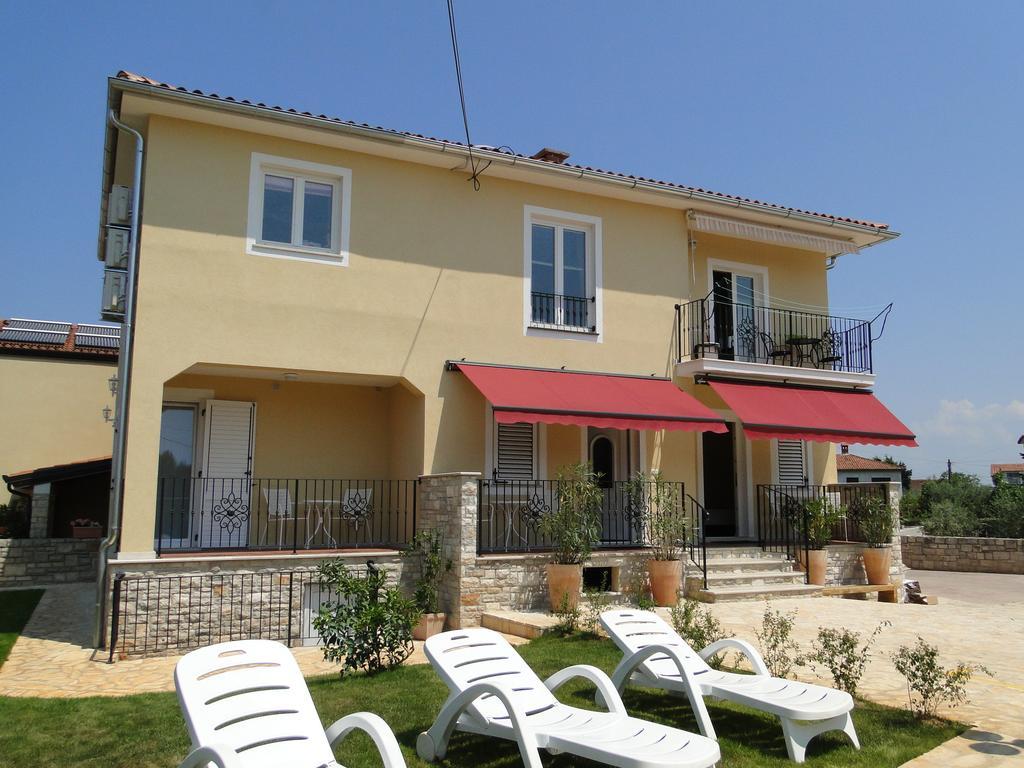 Apartments Villa Ela Umag Exterior photo