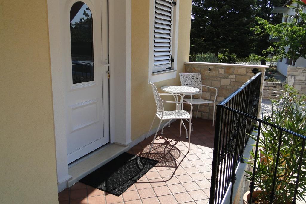 Apartments Villa Ela Umag Exterior photo