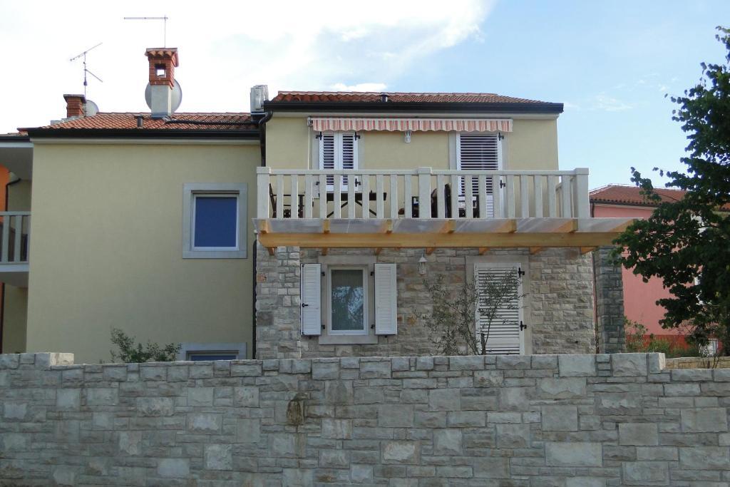 Apartments Villa Ela Umag Exterior photo
