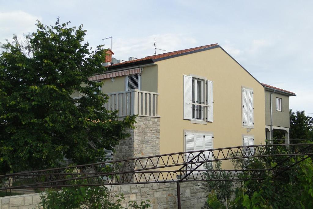 Apartments Villa Ela Umag Exterior photo