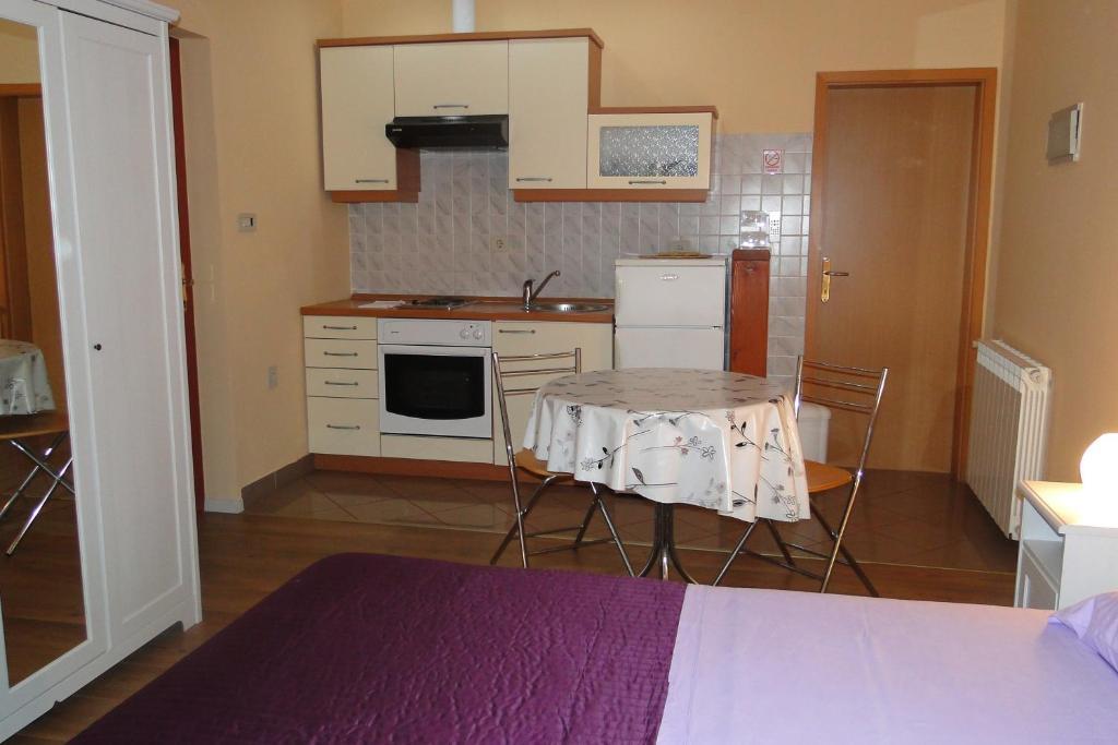 Apartments Villa Ela Umag Room photo